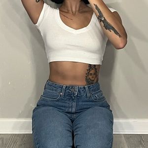 Hooters Vintage Crop Tee